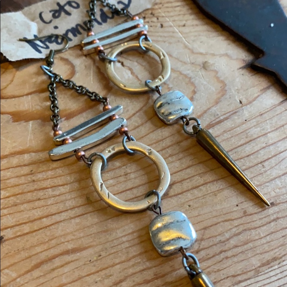 🇺🇸1 PAIR LEFT // earrings FREE WITH A PURCHASE - Picture 4 of 8